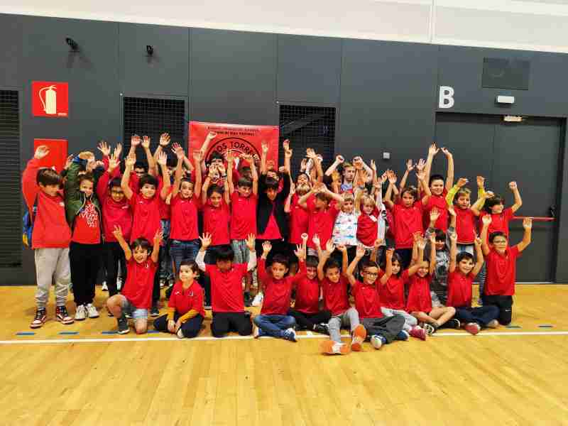 Foto de grup amb monitors i alumnes d’escacs a Sant Cugat