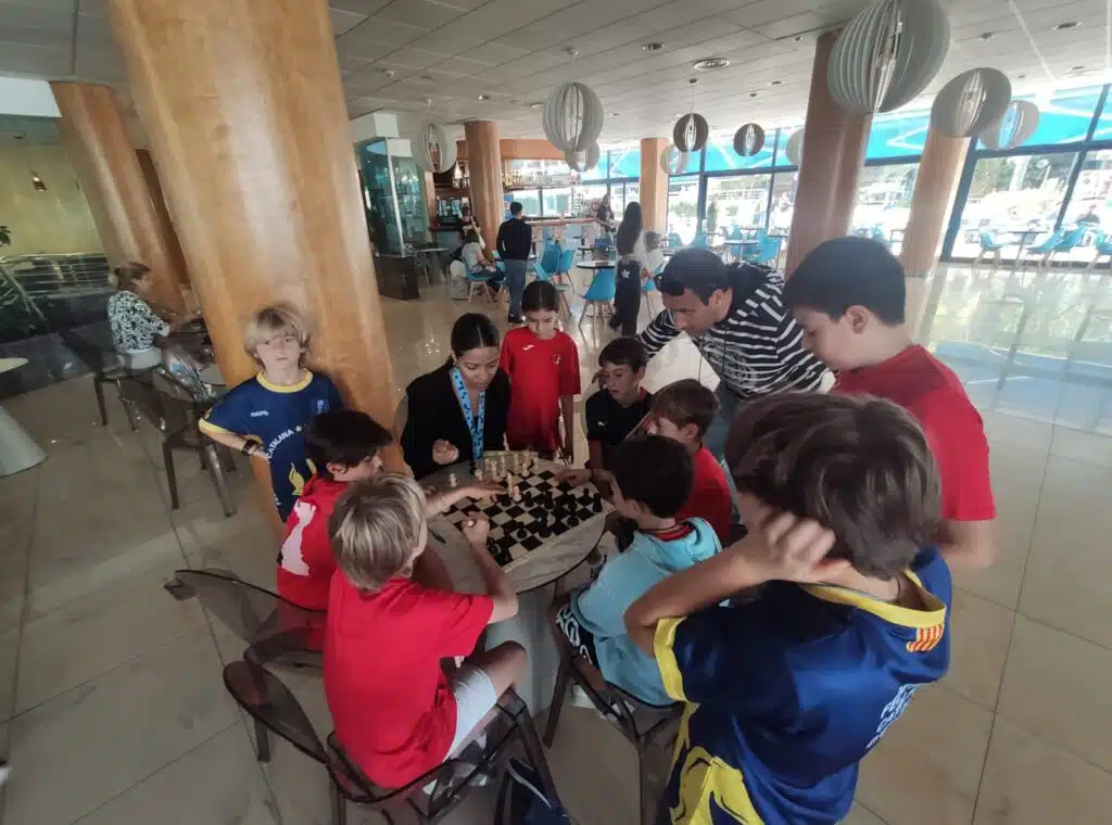 Revisant partides al Campionat de Catalunya d'Equips per Edats 2025
