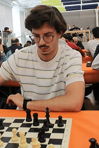 Ferran Torres, professor del Club d'escacs Dos Torres de Sant Cugat